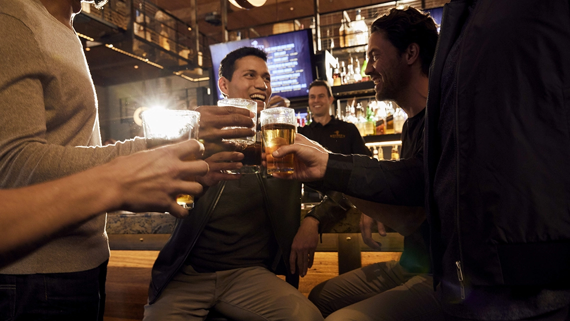 Kelseys-Bar-Friends